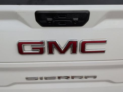 Used 2024 GMC Sierra 1500 AT4 w/ Technology Package AWD/4WD image 45