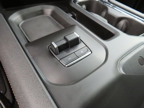 Used 2024 GMC Sierra 2500 AT4 w/ AT4 Premium Plus Package image 71