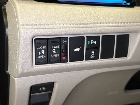 New 2026 Honda Odyssey Touring image 24