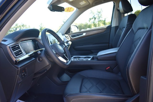 Used 2024 Volkswagen Atlas SE AWD/4WD image 23