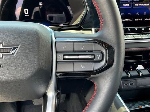 Used 2024 Chevrolet Colorado Z71 w/ Z71 Convenience Package 2 image 19