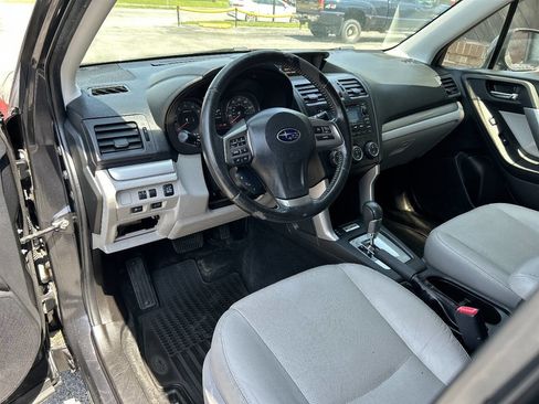 Used 2015 Subaru Forester 2.5i Limited AWD/4WD image 10
