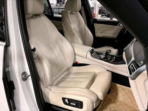 Used 2019 BMW X5 xDrive40i w/ Premium Package 2 image 9