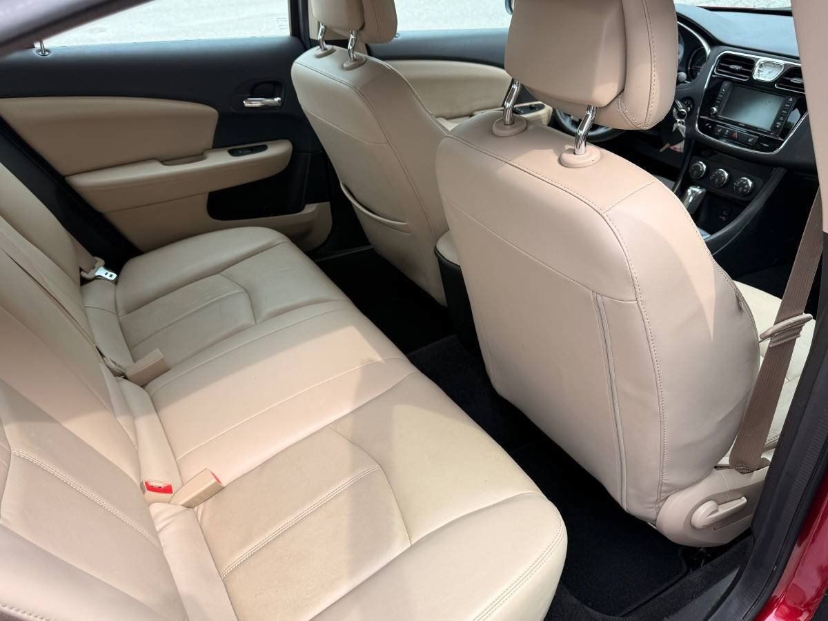 Used 2014 Chrysler 200 Limited w/ Sun/Sound Group FWD image 11