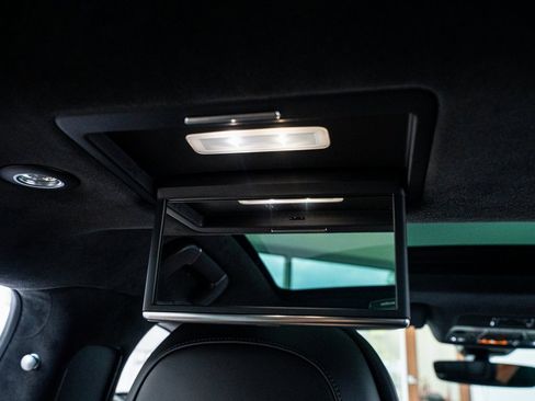 Used 2020 Bentley Flying Spur W12 image 65