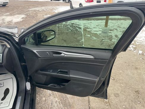 Used 2016 Ford Fusion Titanium AWD/4WD image 15