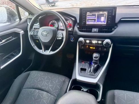 Used 2020 Toyota RAV4 XLE image 16