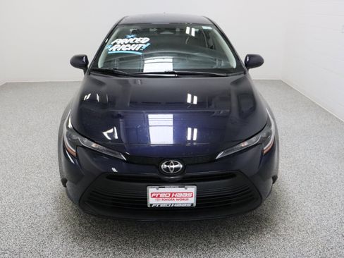 Used 2025 Toyota Corolla SE FWD image 3