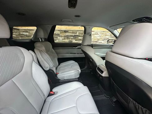 Certified 2024 Hyundai Palisade SEL image 32