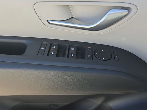 Certified 2026 Hyundai Tucson SE FWD image 23