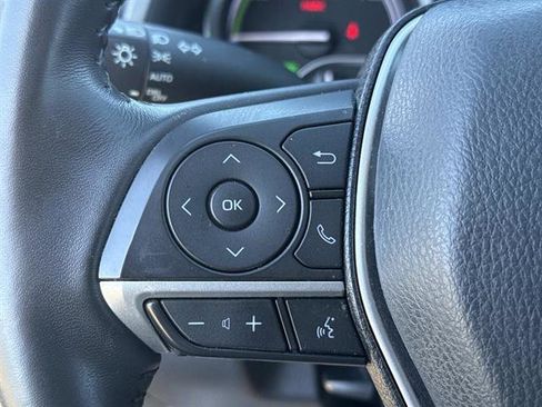 Used 2022 Toyota Camry XLE image 18