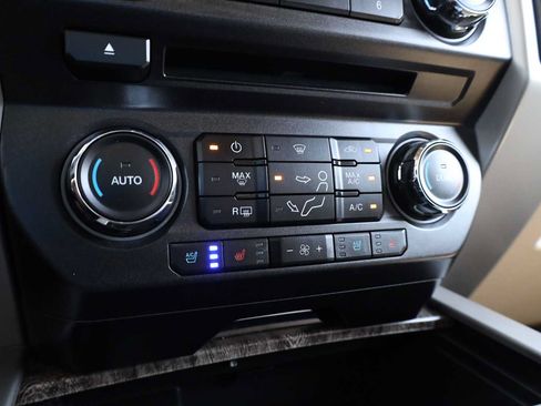 Used 2017 Ford F250 Lariat w/ Lariat Ultimate Package AWD/4WD image 24