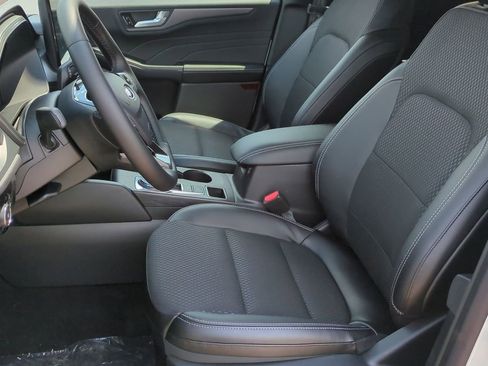 New 2025 Ford Escape SE image 14