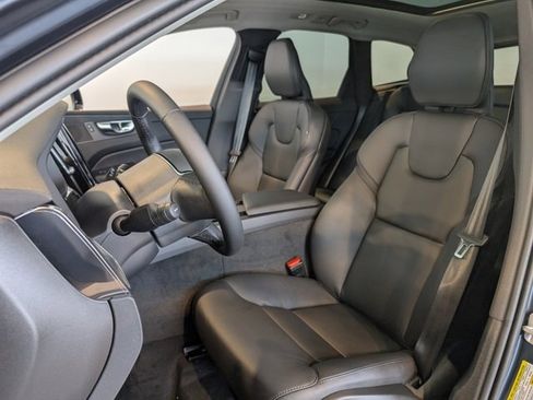 Used 2025 Volvo XC60 B5 Core w/ Protection Package Premier image 11