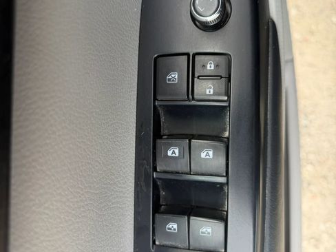 Used 2018 Toyota Highlander XLE FWD image 25