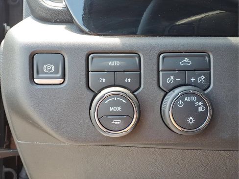 Certified 2024 Chevrolet Silverado 1500 LT AWD/4WD image 17