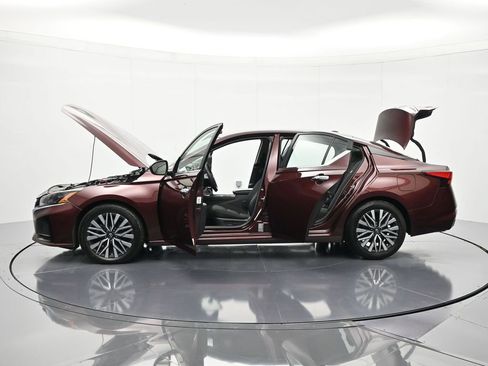 Certified 2024 Nissan Altima 2.5 SV FWD image 45