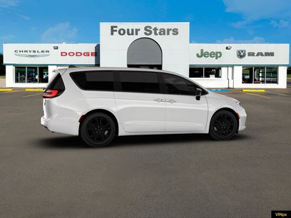 New 2026 Chrysler Pacifica Select