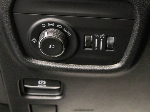 Used 2021 Jeep Grand Cherokee L Limited image 18