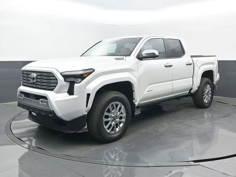 Used 2026 Toyota Tacoma Limited image 8