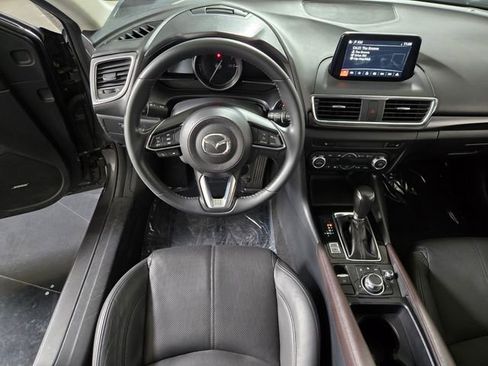 Used 2018 MAZDA MAZDA3 Grand Touring image 16