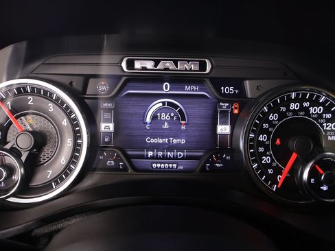 Used 2019 RAM 1500 Big Horn AWD/4WD image 4