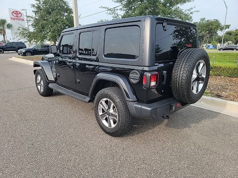 Used 2019 Jeep Wrangler Unlimited Sahara AWD/4WD image 4