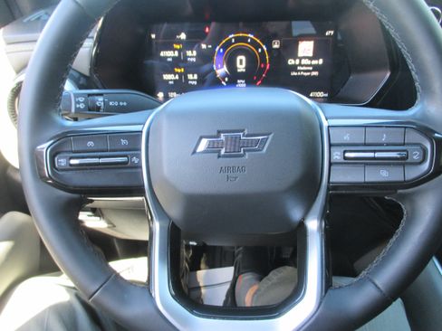 Used 2024 Chevrolet Colorado ZR2 w/ Technology Package AWD/4WD image 23