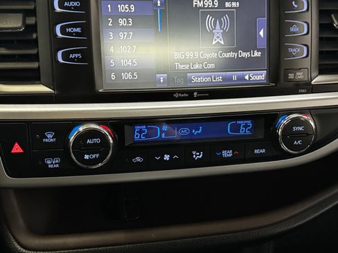 Used 2015 Toyota Highlander XLE AWD/4WD image 22