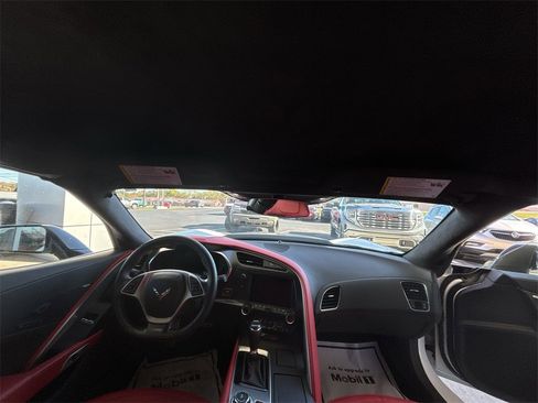 Used 2015 Chevrolet Corvette Z06 w/ 3LZ Preferred Equipment Group image 10