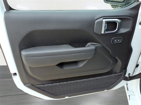 New 2026 Jeep Gladiator Sport image 10