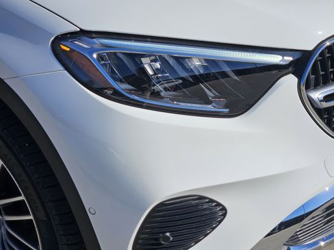 Used 2026 Mercedes-Benz GLC 300 4MATIC image 6