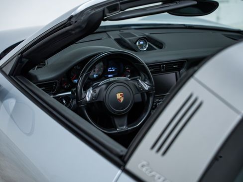 Used 2014 Porsche 911 Targa 4S AWD/4WD image 8