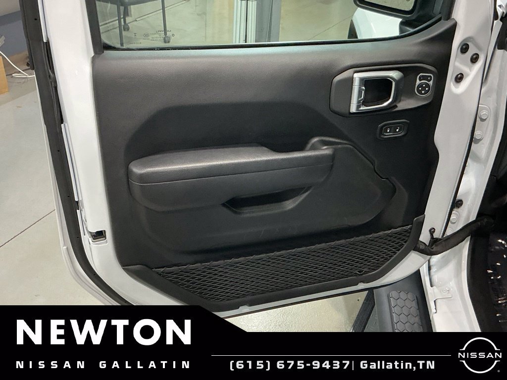 Used 2024 Jeep Wrangler Unlimited w/ Convenience Group AWD/4WD image 40