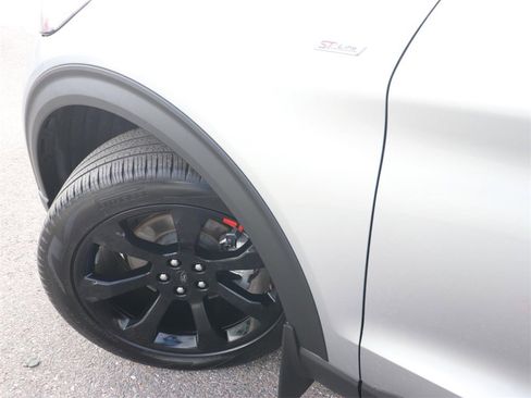 Used 2023 Ford Explorer ST-Line w/ Class IV Trailer Tow Package image 3