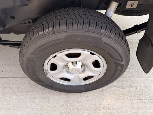 Used 2014 Toyota Tacoma 2WD Regular Cab image 12