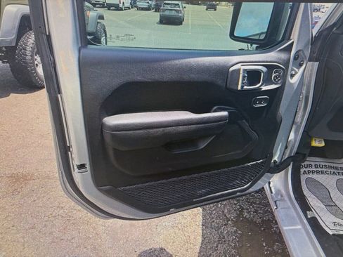 Used 2022 Jeep Wrangler Sport AWD/4WD image 6