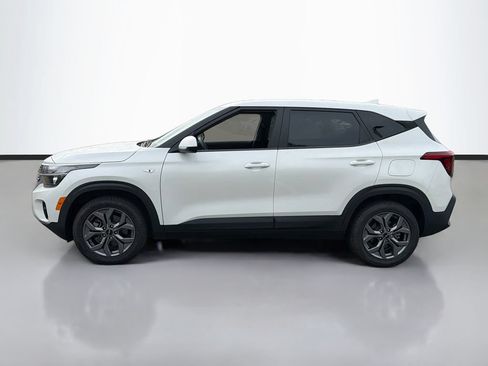 Used 2024 Kia Seltos LX AWD/4WD image 9