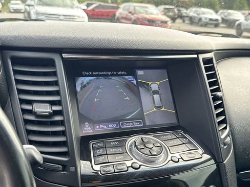 Used 2016 INFINITI QX70 AWD w/ Premium Package image 20