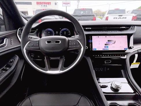 New 2026 Jeep Grand Cherokee Limited AWD/4WD image 16