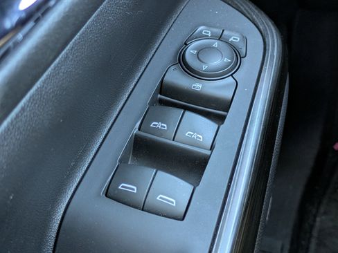 Used 2023 GMC Acadia SLT image 20