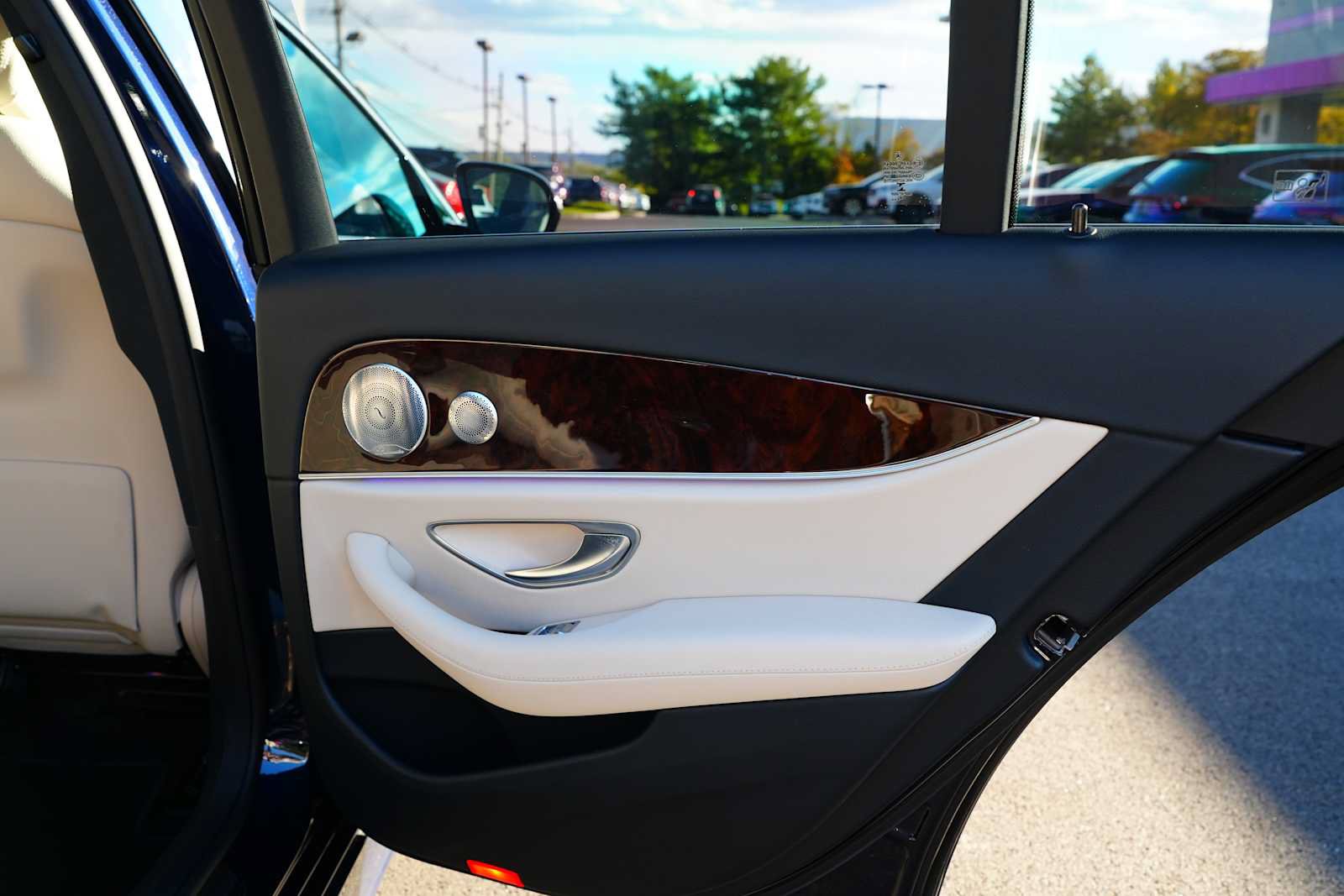 Used 2017 Mercedes-Benz E 300 4MATIC image 33