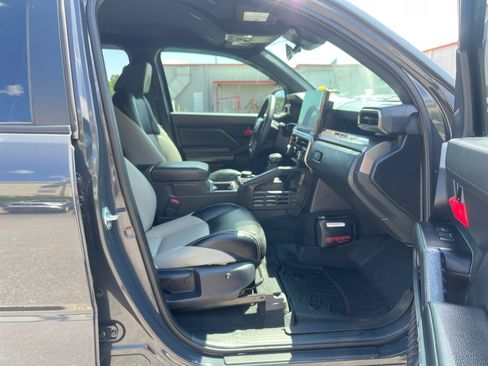 Used 2025 Toyota Tacoma TRD Off-Road AWD/4WD image 27
