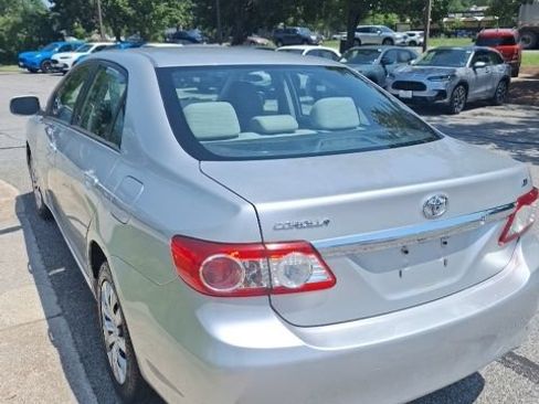 Used 2013 Toyota Corolla LE FWD image 7
