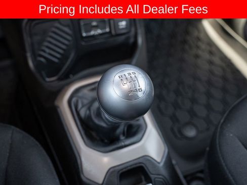Used 2017 Jeep Renegade Latitude FWD image 15