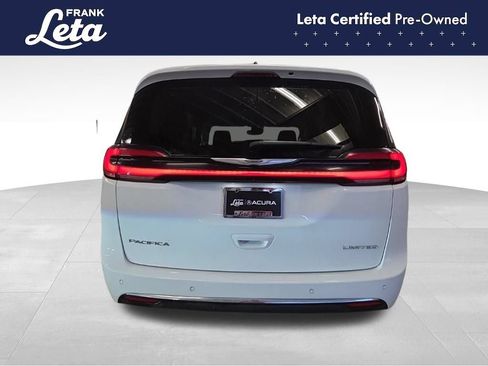 Used 2023 Chrysler Pacifica Limited FWD image 5