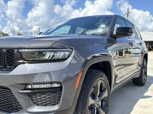 New 2025 Jeep Grand Cherokee Limited w/ Black Appearance Package image 5