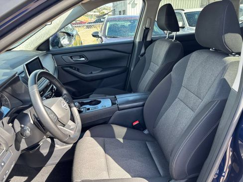 Used 2025 Nissan Rogue SV FWD image 29