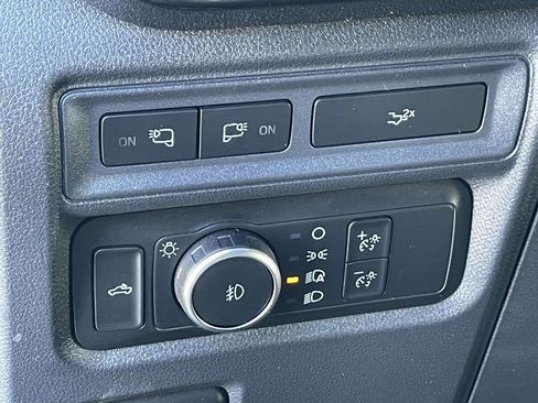 Certified 2022 Ford F150 XLT w/ Equipment Group 302A High image 18