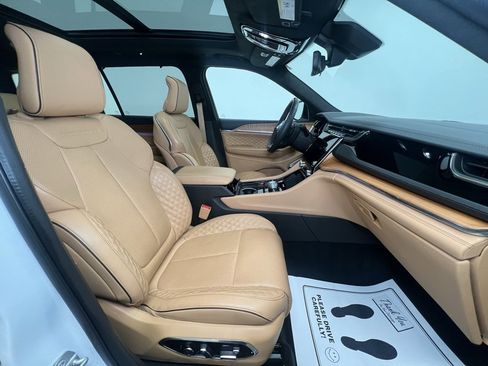 Used 2024 Jeep Grand Cherokee L Summit image 11